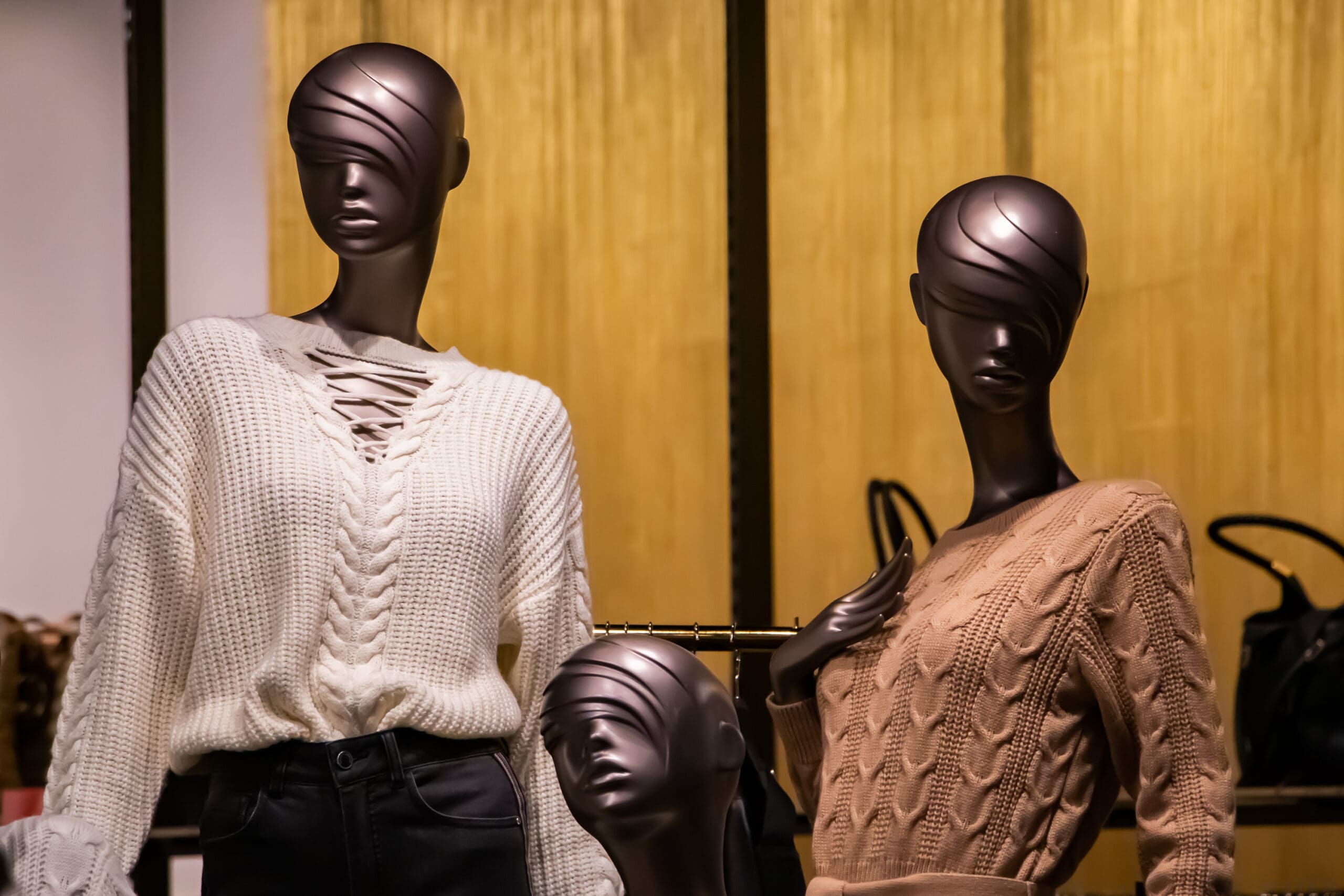 The Impact of Innovative Mannequin Displays on Retail Sales
